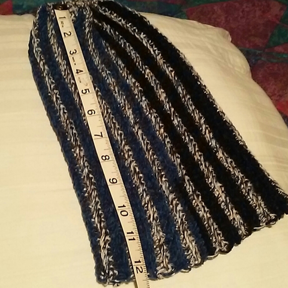 Striped Stretch Hat - Picture 5 of 6